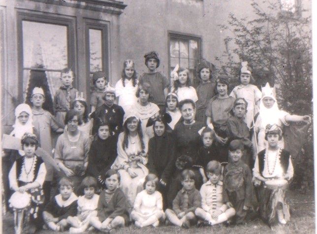 Miss Robinsons School c1910