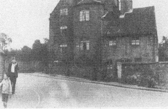 The Round House, Gedling Road. Demolished in 1937.